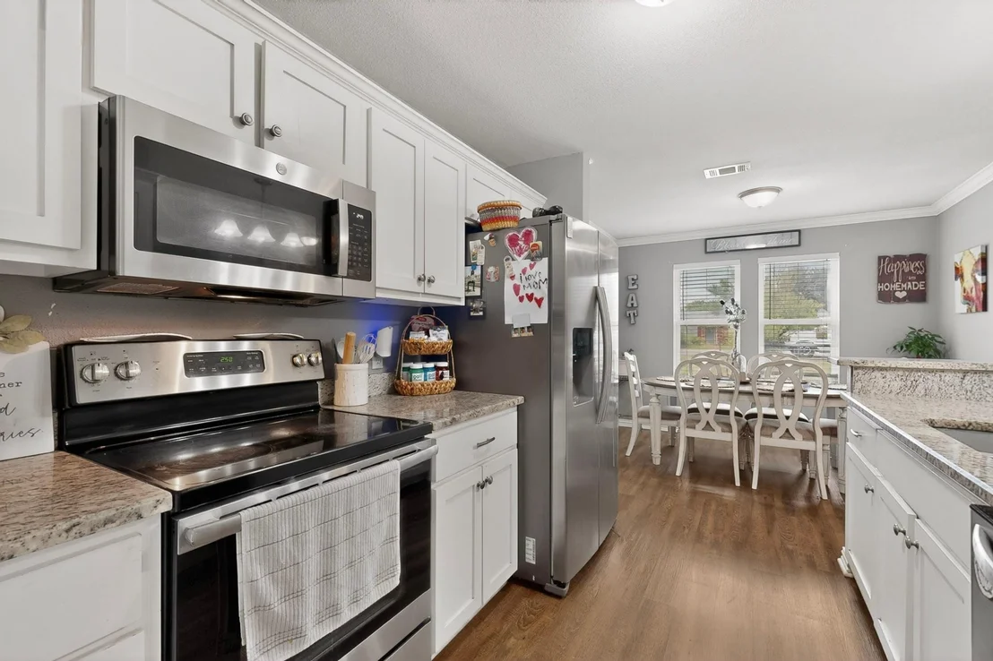 Photo of 423 Caloway Drive