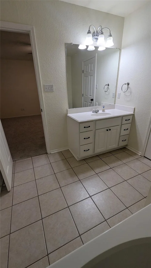 Photo of 916 Heberle Drive