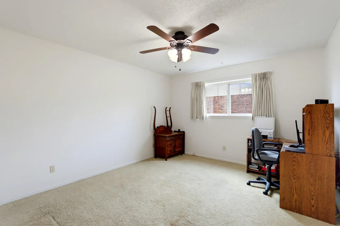 Photo of 709 Gary Ln