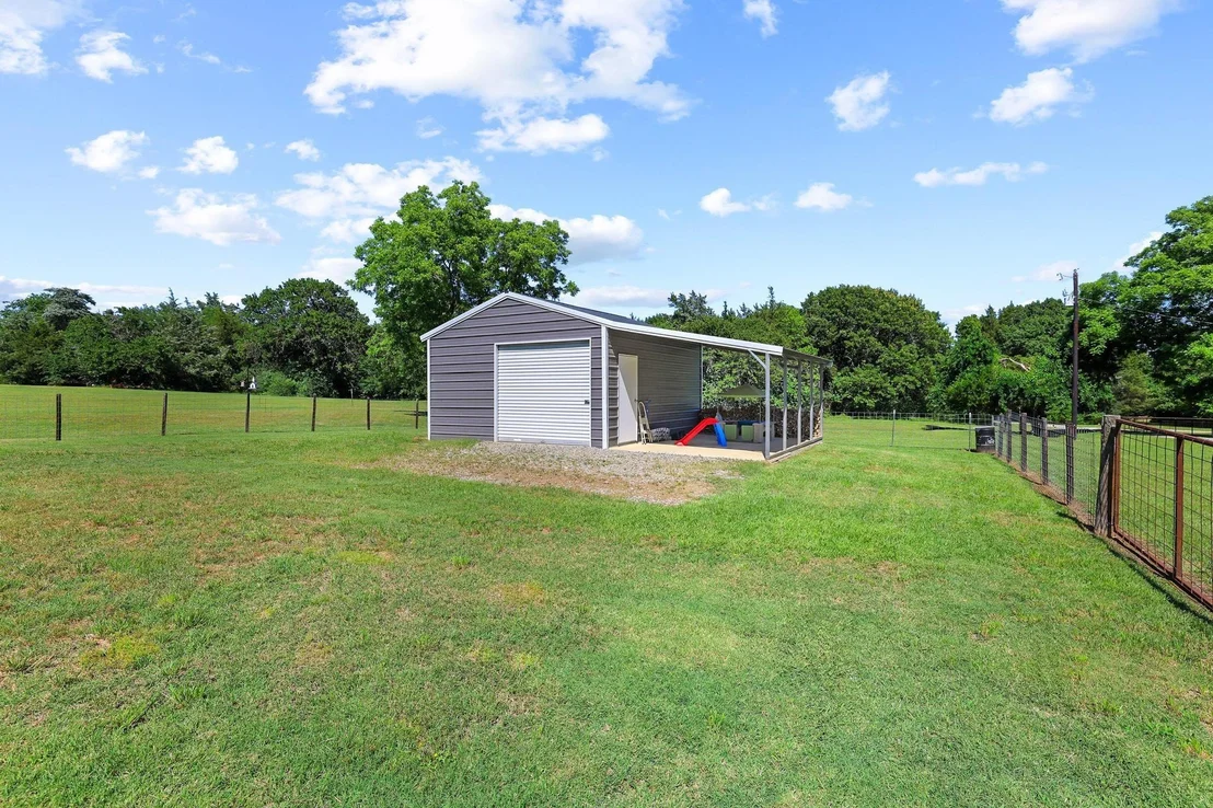 Photo of 2658 Oak Ridge Road