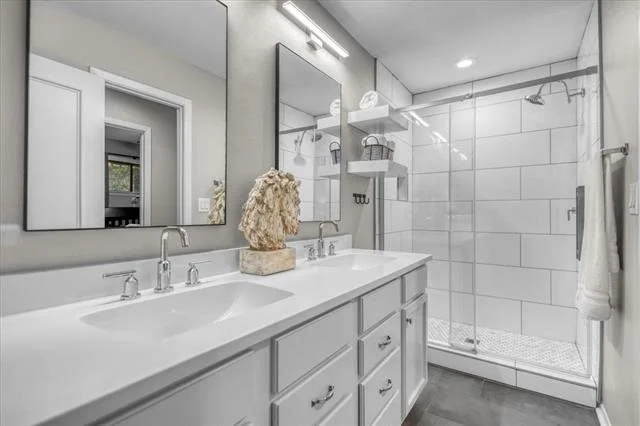 Photo of 441 Hideaway Lane Central