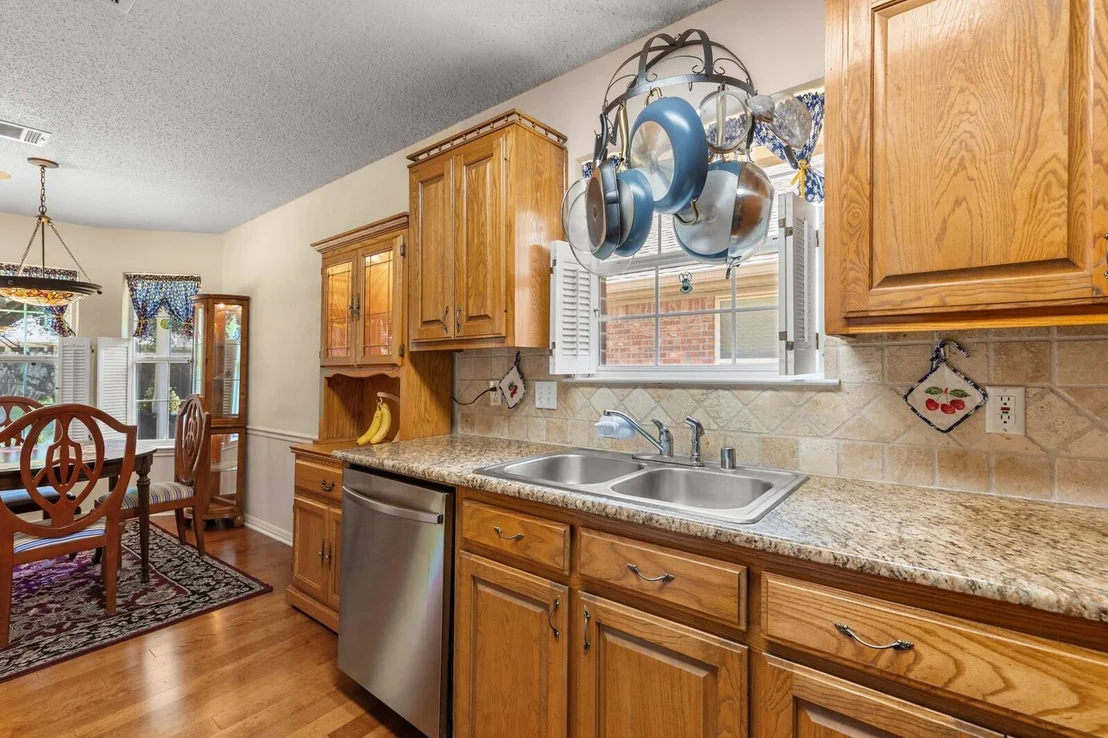 Photo of 2800 Comanche Trail