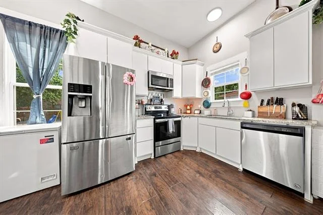 Photo of 303 N Douglas Avenue