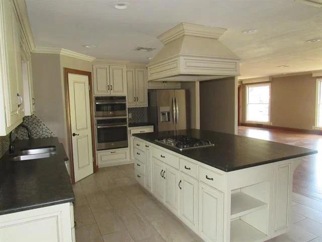 Photo of 3300 Oakridge Lane