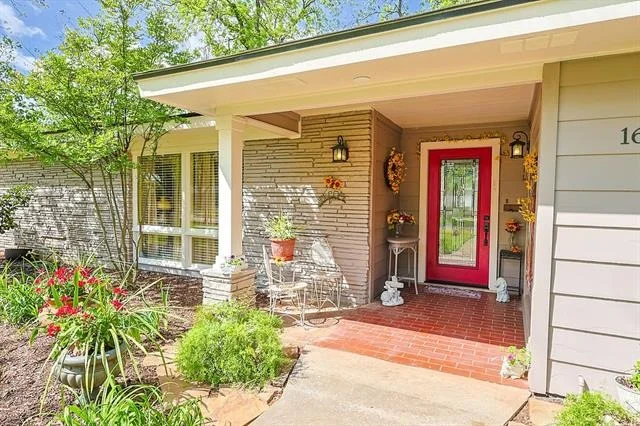 Photo of 1602 Elmwood Drive