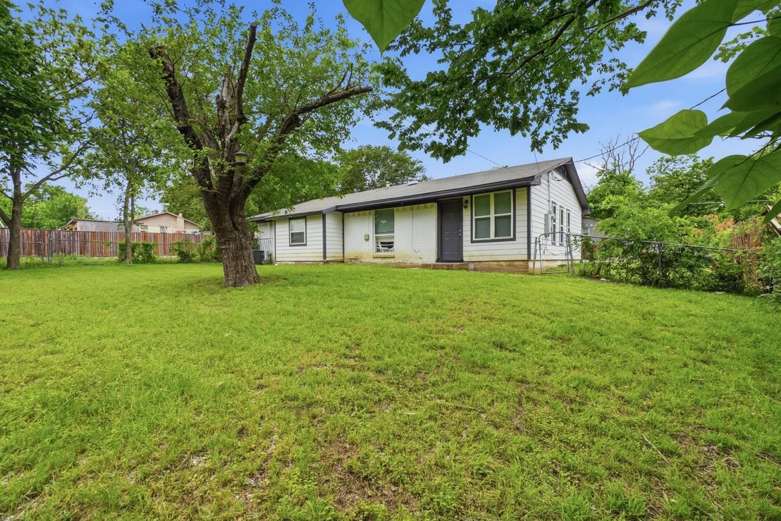 Photo of 1724 Spring Lake Drive