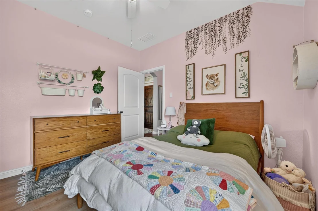 Photo of 424 Foxcraft Drive
