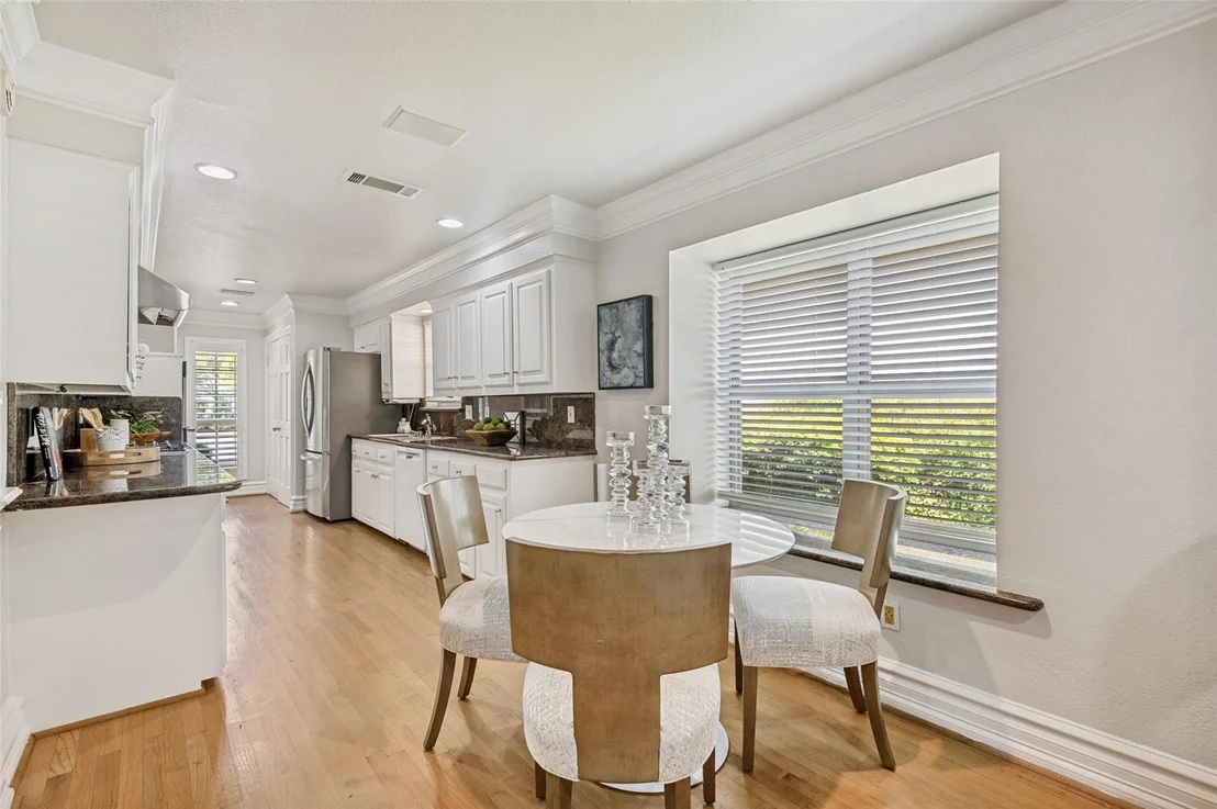 Photo of 5322 W Mockingbird Lane