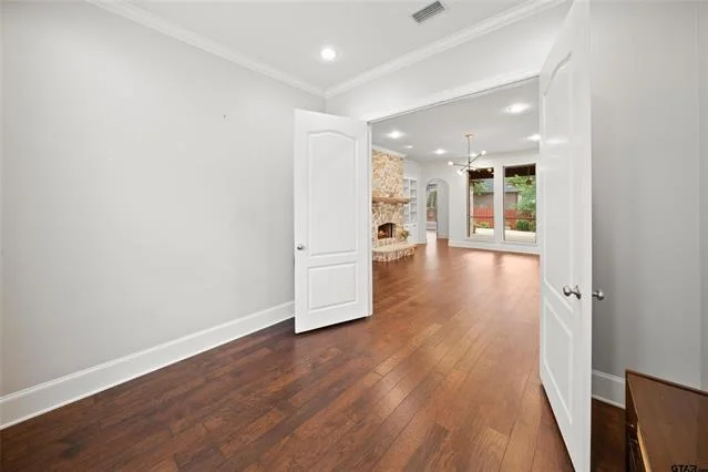 Photo of 614 Tryon Court