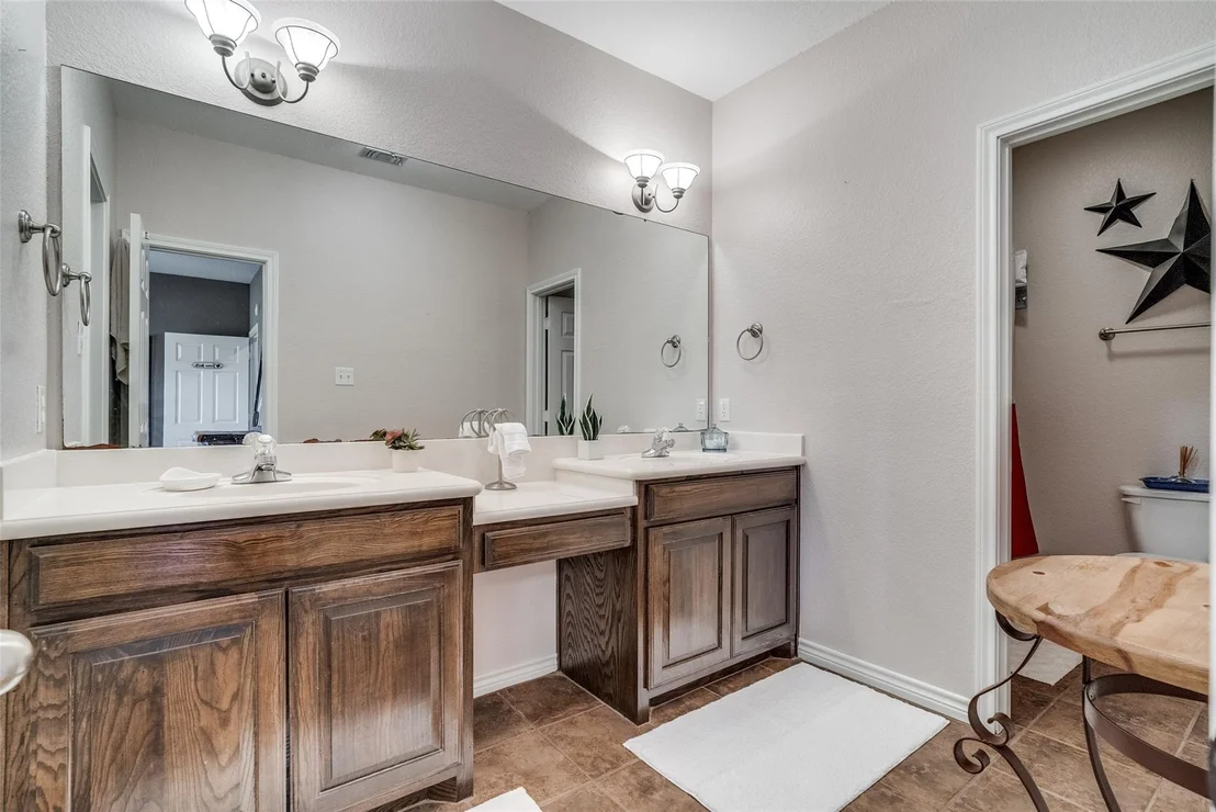 Photo of 1102 Eagle Point Circle