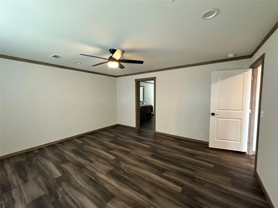 Photo of 2072 N State Highway 37