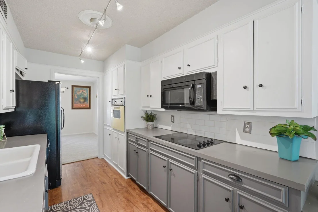 Photo of 858 Canyon Court