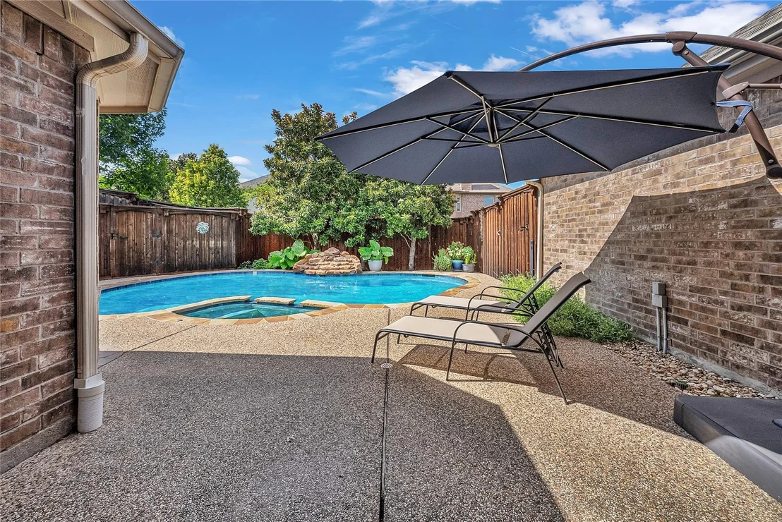 Photo of 6208 Brownstone Drive