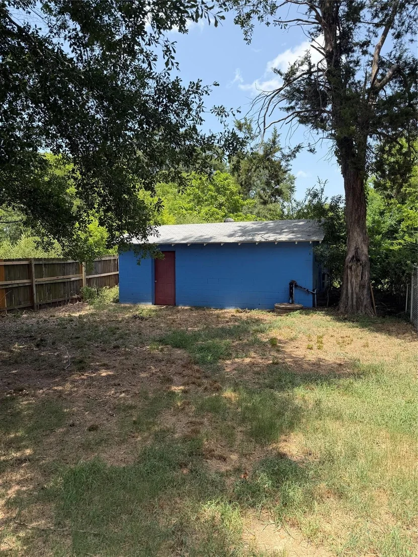 Photo of 305 E Pliler Precise Road