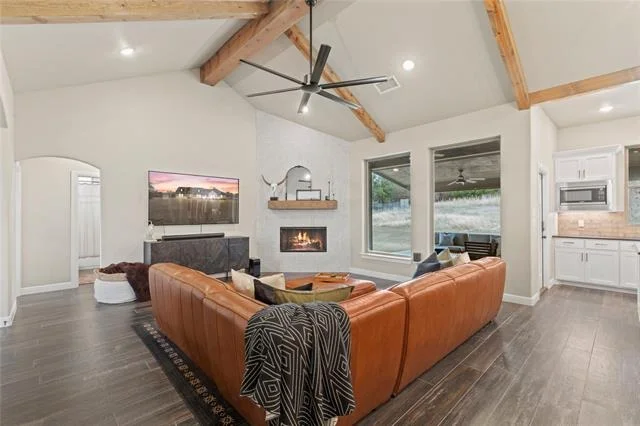 Photo of 916 Silverleaf Drive