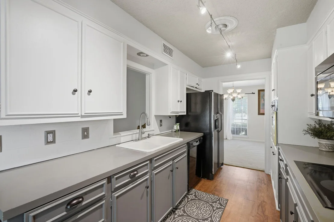 Photo of 858 Canyon Court