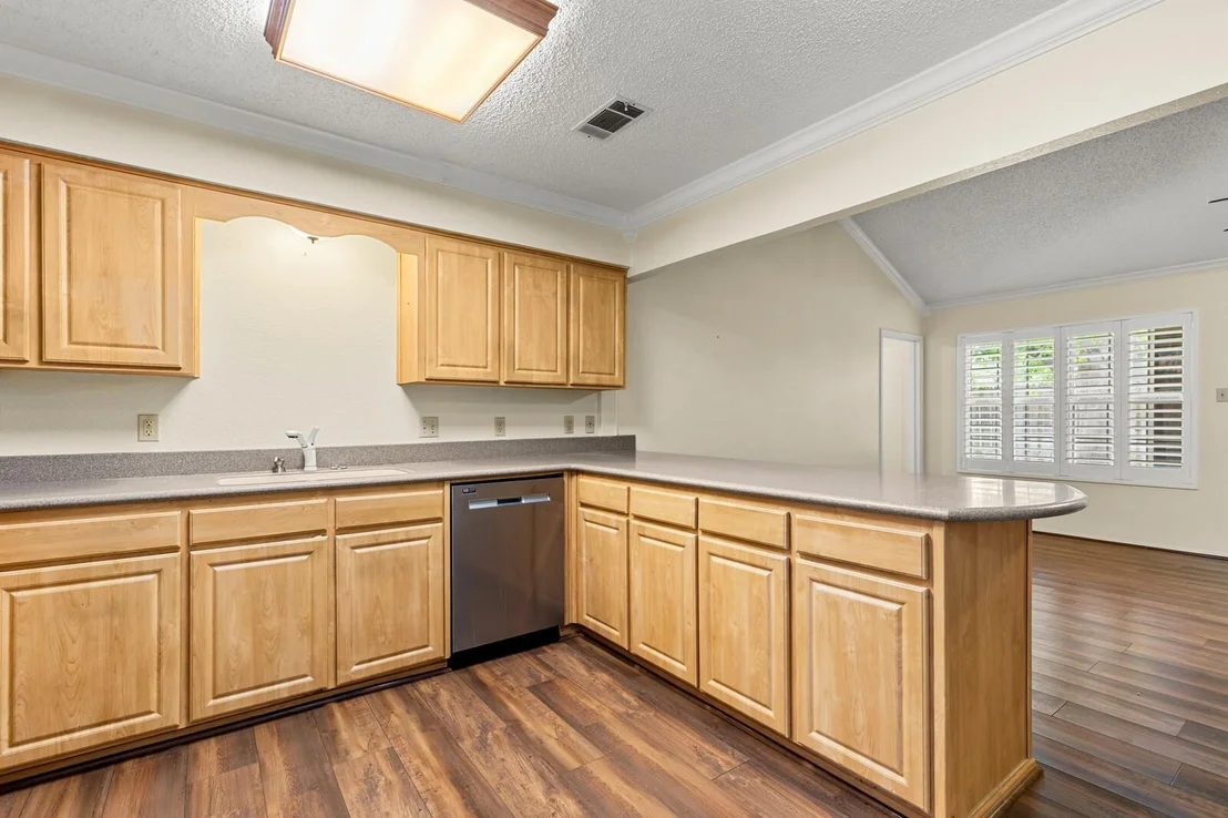Photo of 7100 Canterbury Drive