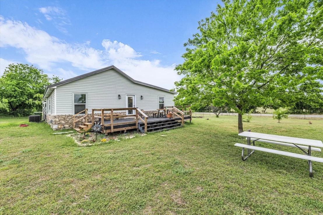 Photo of 1037 County Road 2004