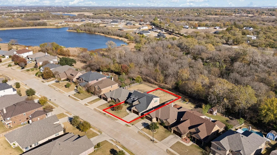Photo of 3137 Shoreline Drive