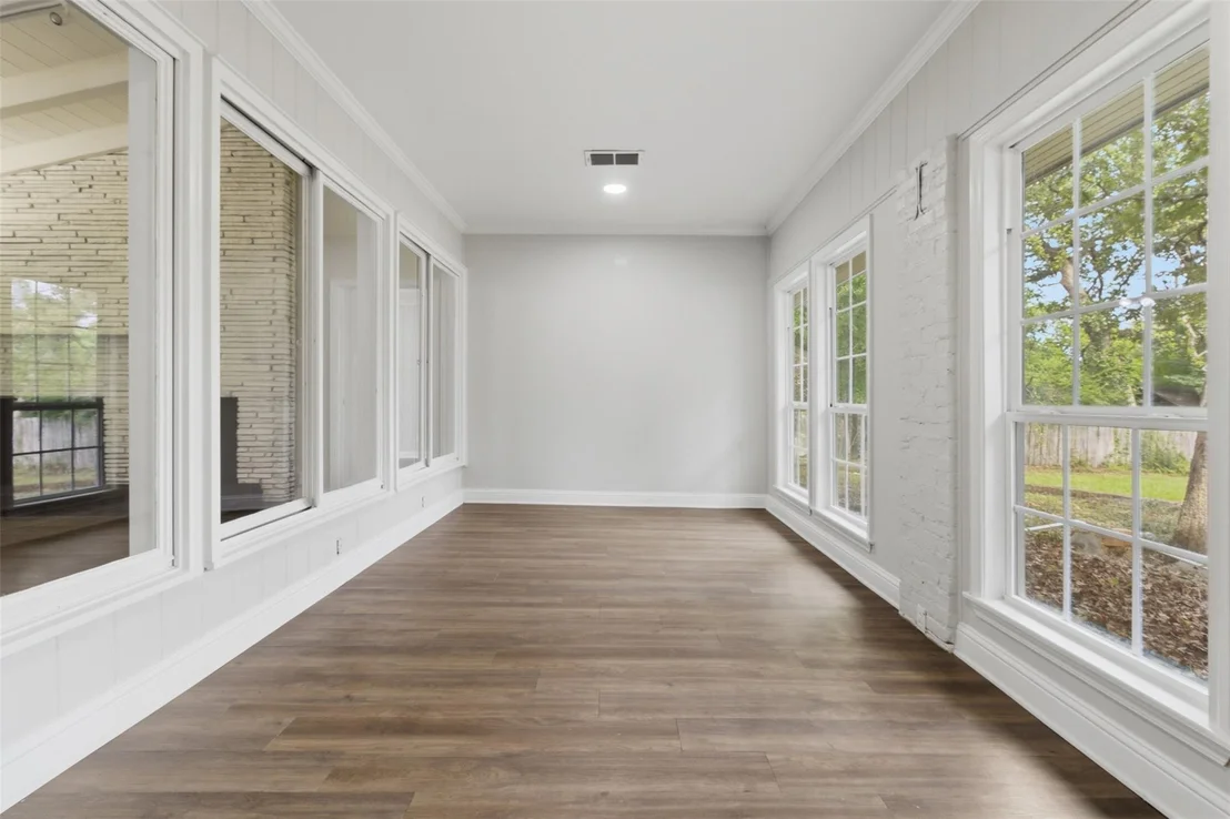Photo of 325 Sunset Boulevard
