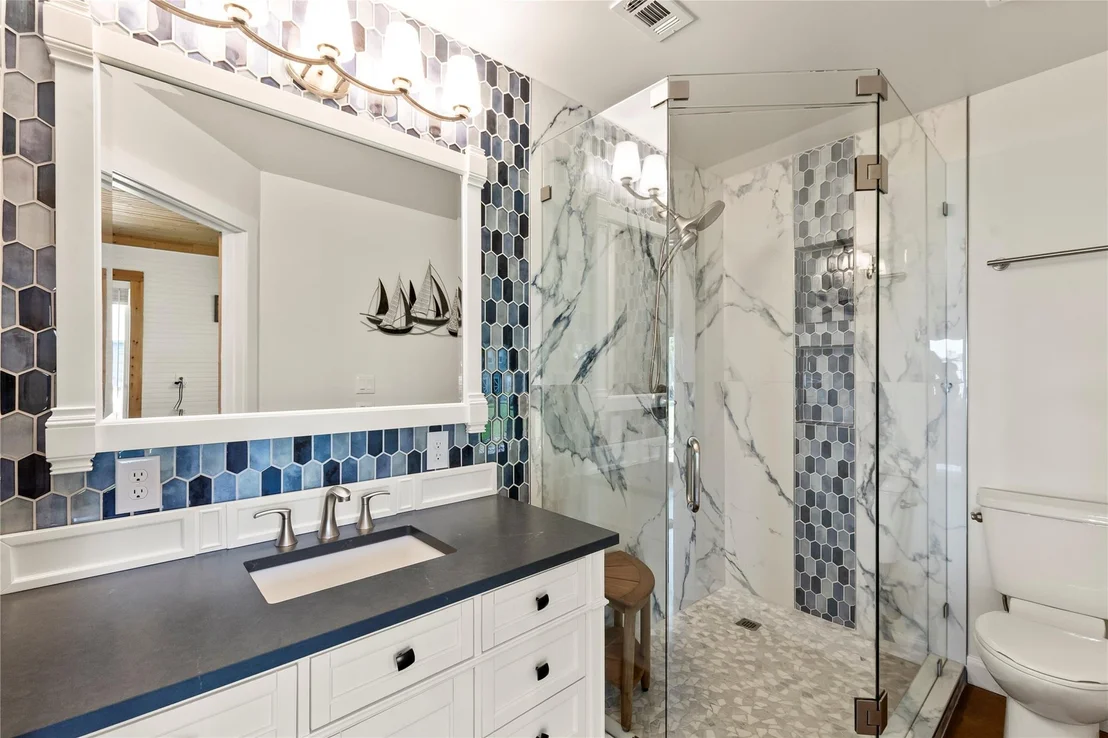 Photo of 1301 Oak Hill Drive