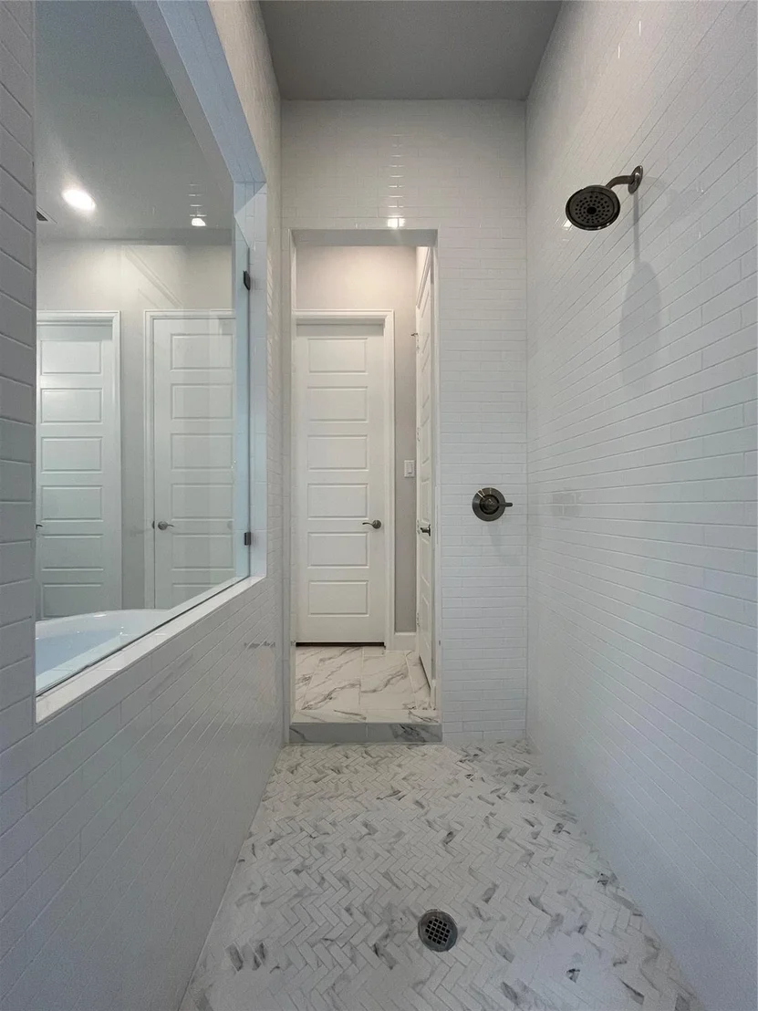 Photo of 2834 Midlake Drive