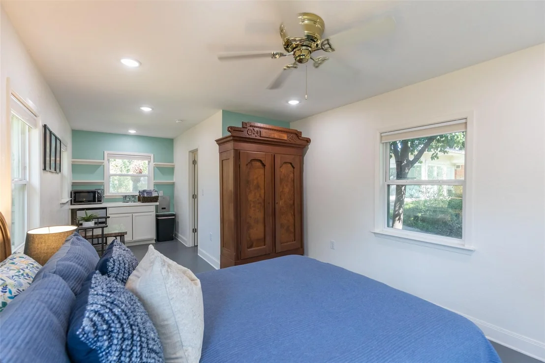 Photo of 3765 Woodridge Drive