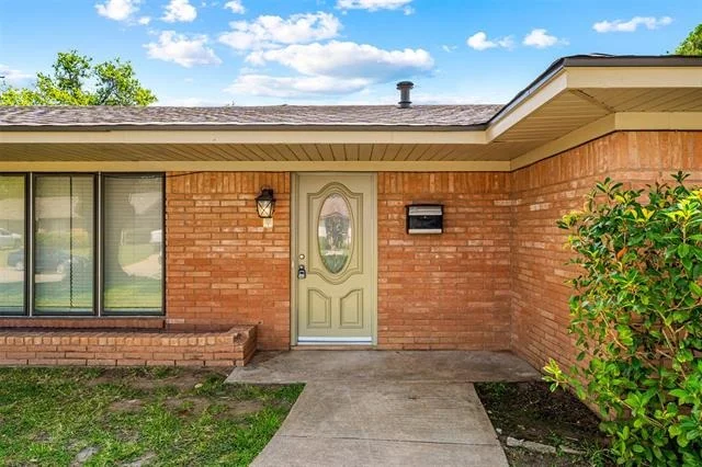 Photo of 1813 King Cole Drive