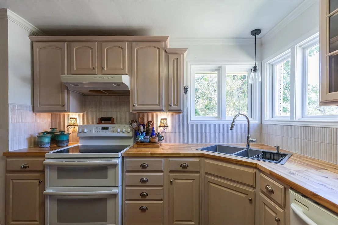Photo of 1801 Sylvan Drive
