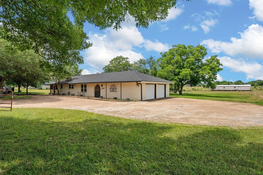 Photo of 5444 OLD LORENA Road