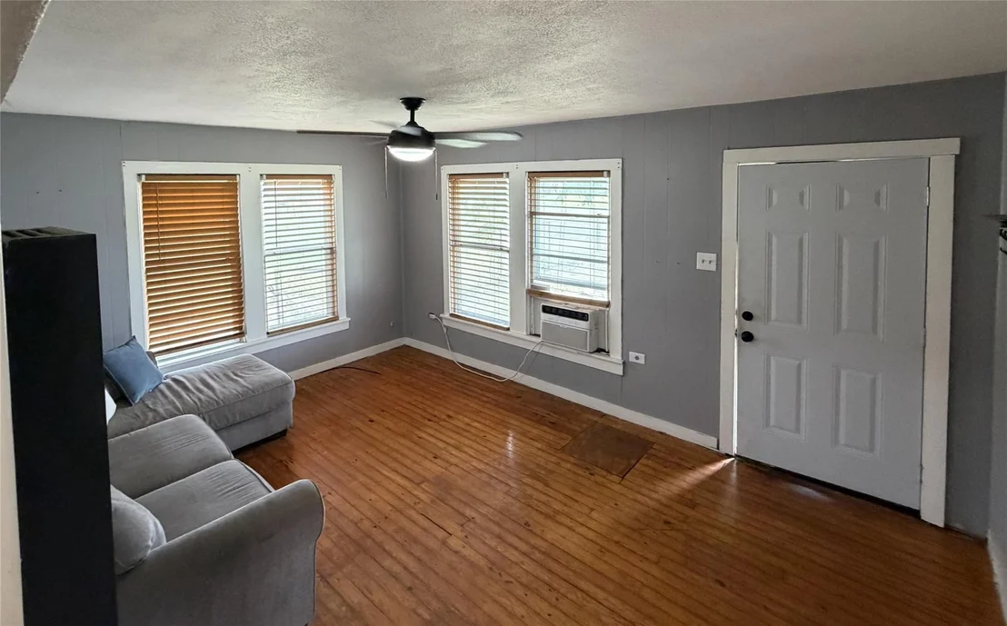 Photo of 267 N Katy Road