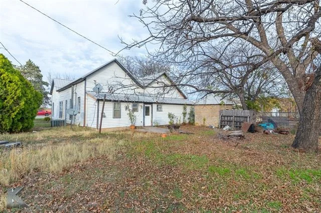 Photo of 141 W 3rd Street