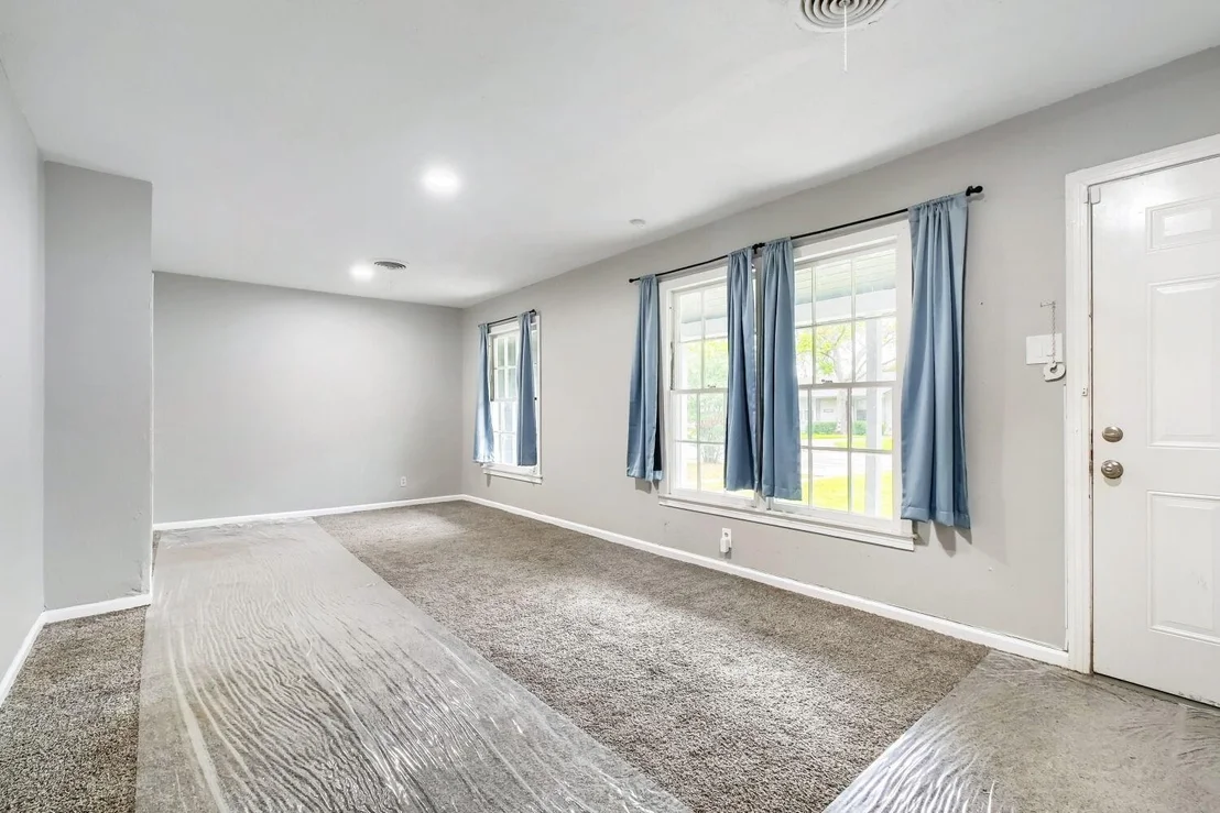 Photo of 1420 Bennett Drive