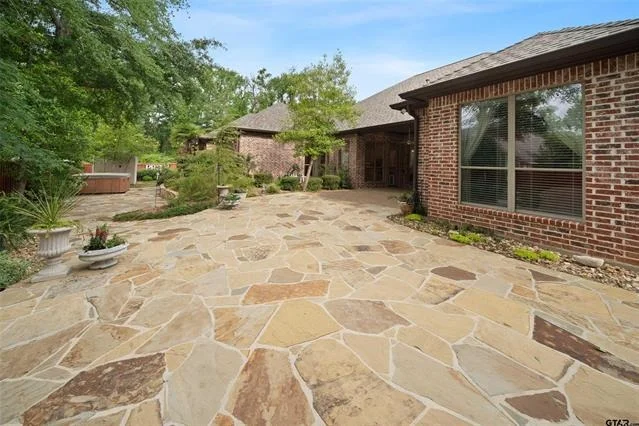 Photo of 614 Tryon Court
