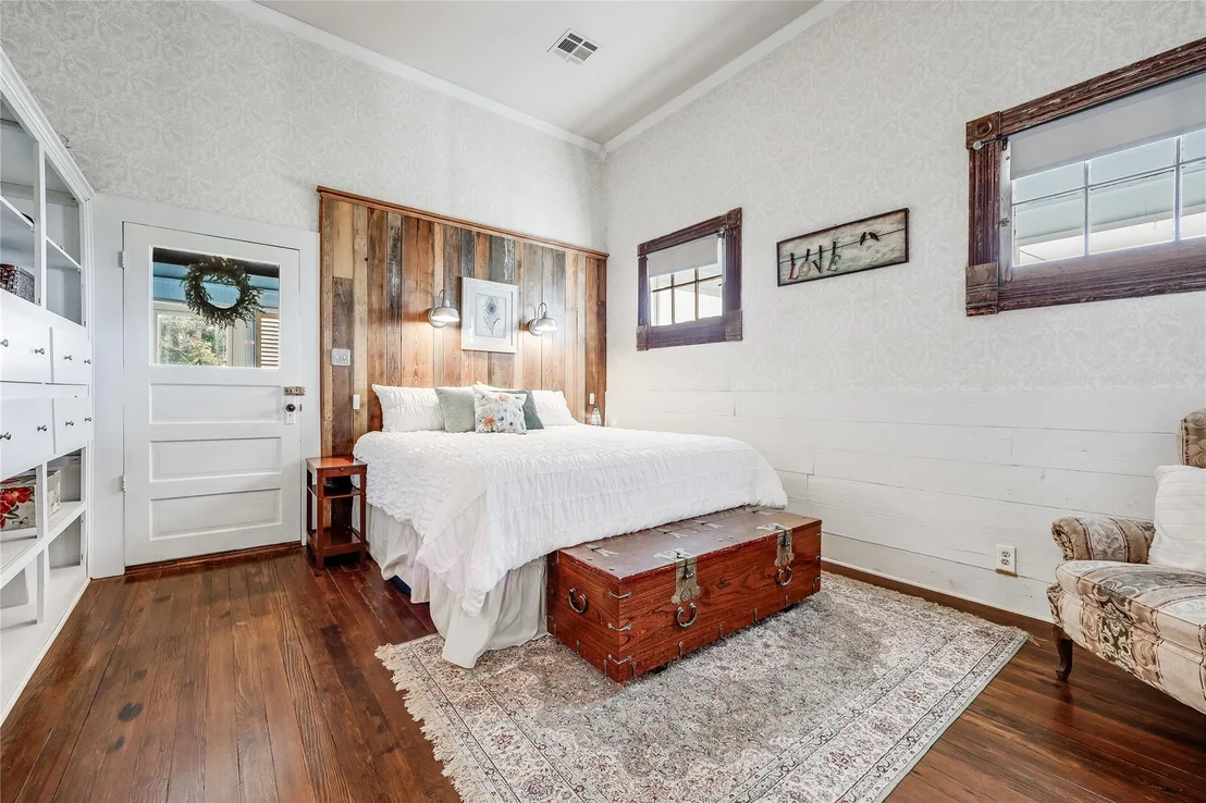 Photo of 13471 Cedar Valley Road