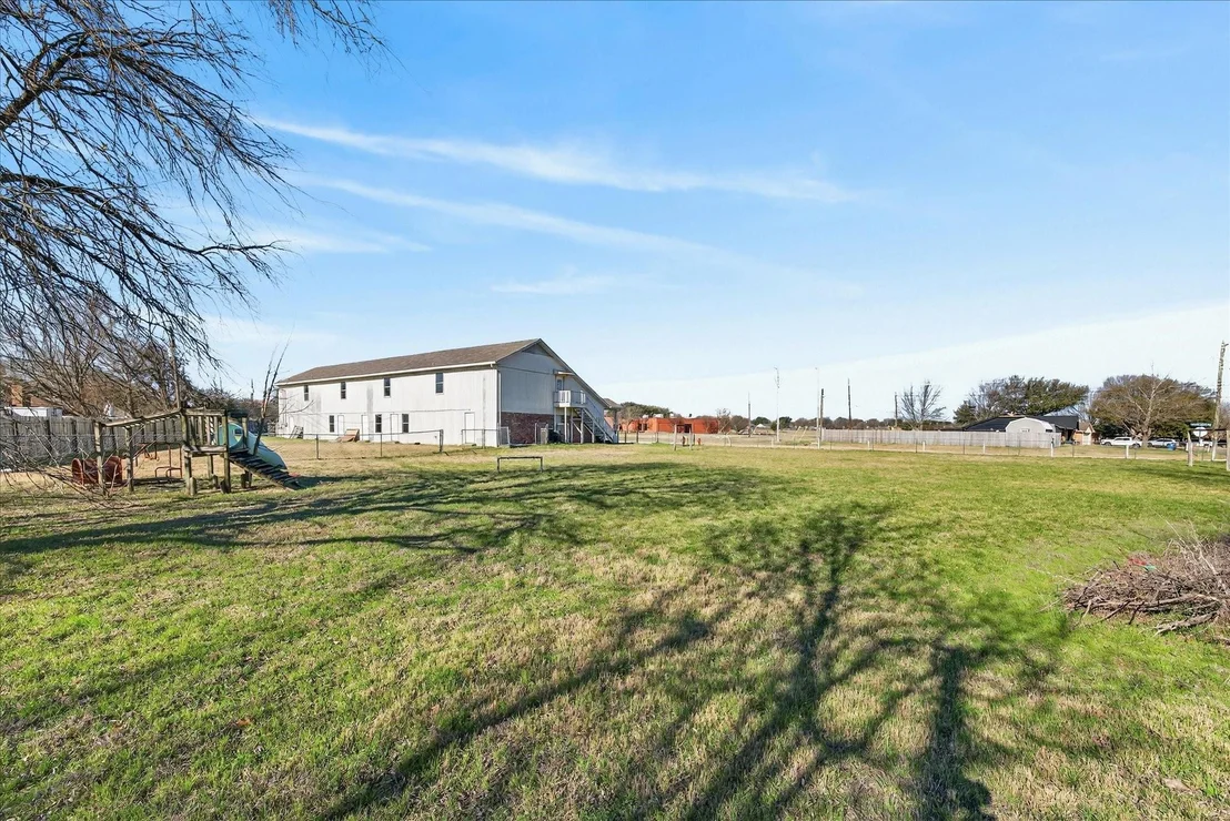 Photo of 611 W Spring Valley Road