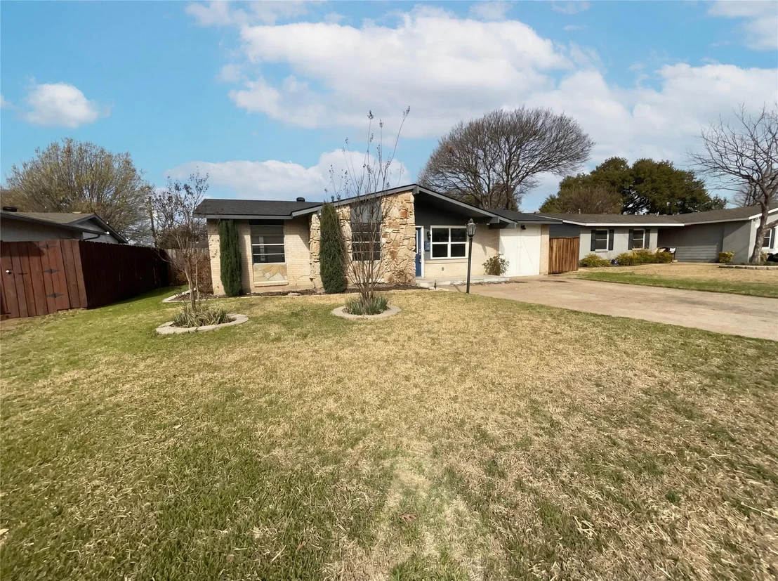Photo of 8541 Strathmore Drive
