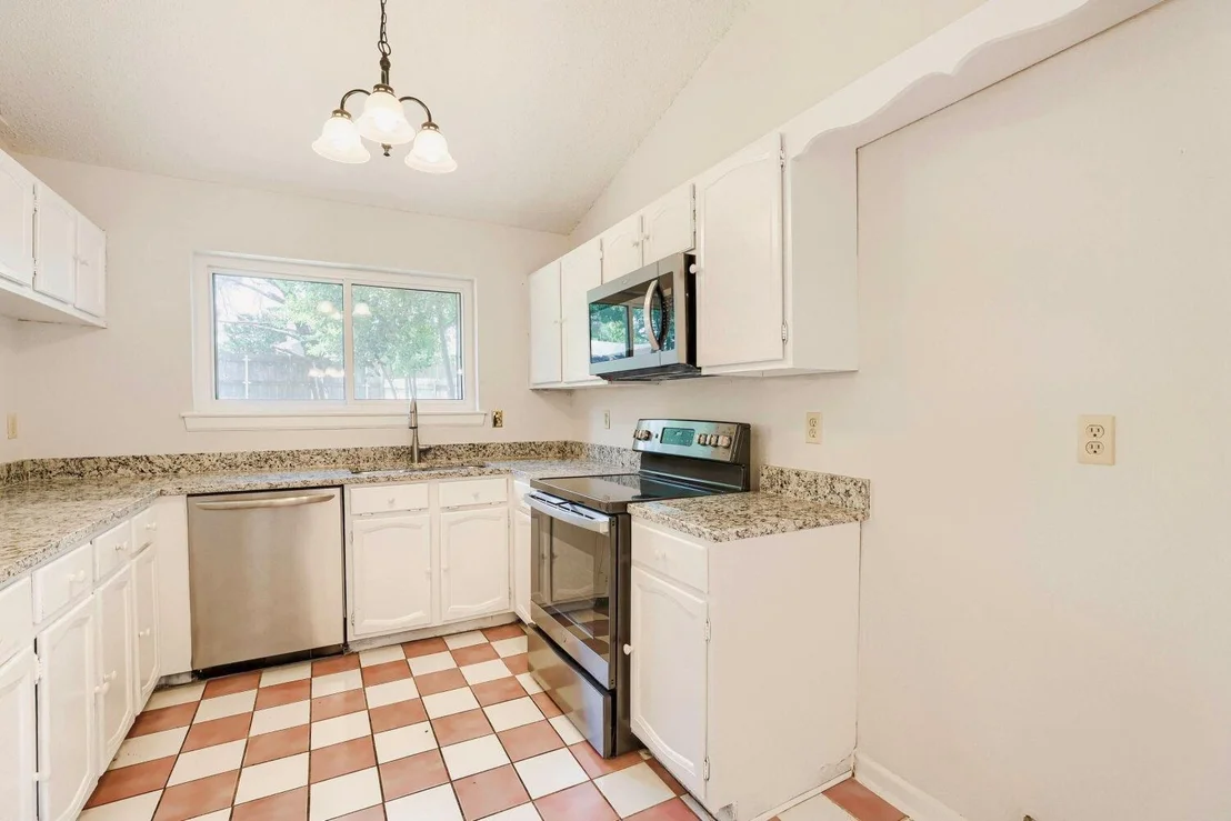 Photo of 314 Sandlewood Lane