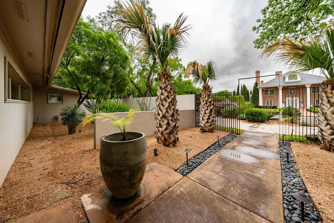 Photo of 741 Rivercrest Drive