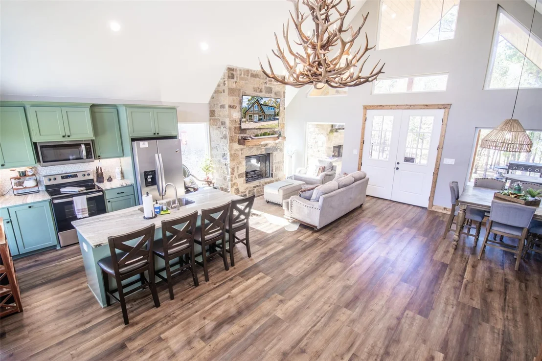 Photo of 449 Lakeview Circle