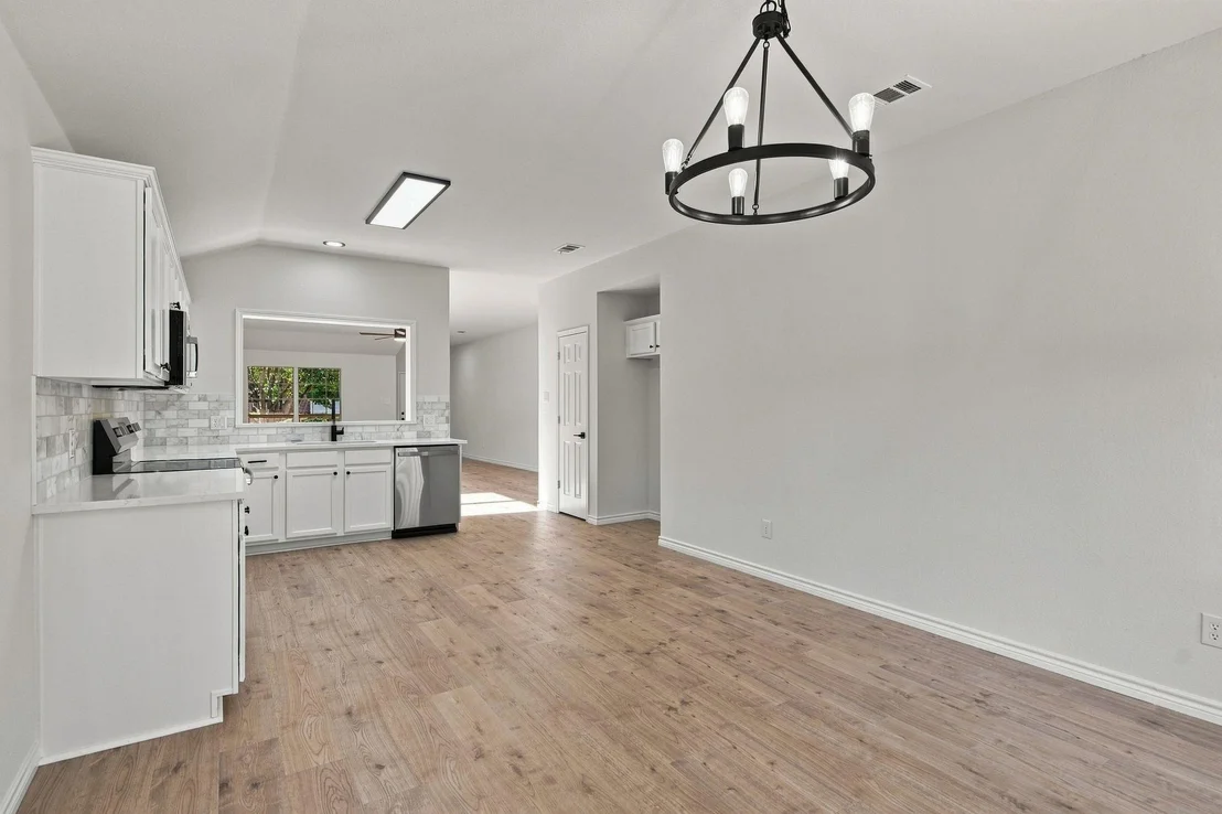 Photo of 704 Sequoia Drive