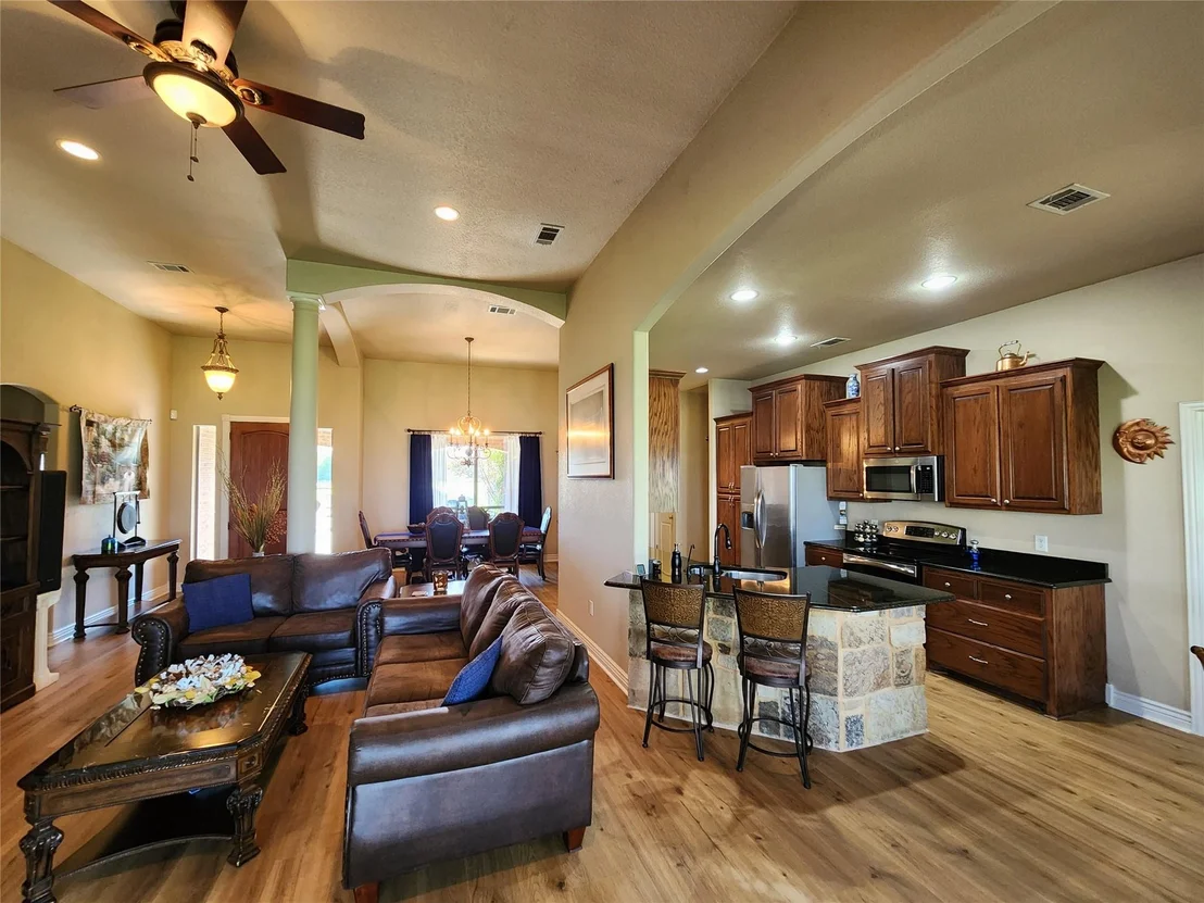 Photo of 6512 Singleton Road