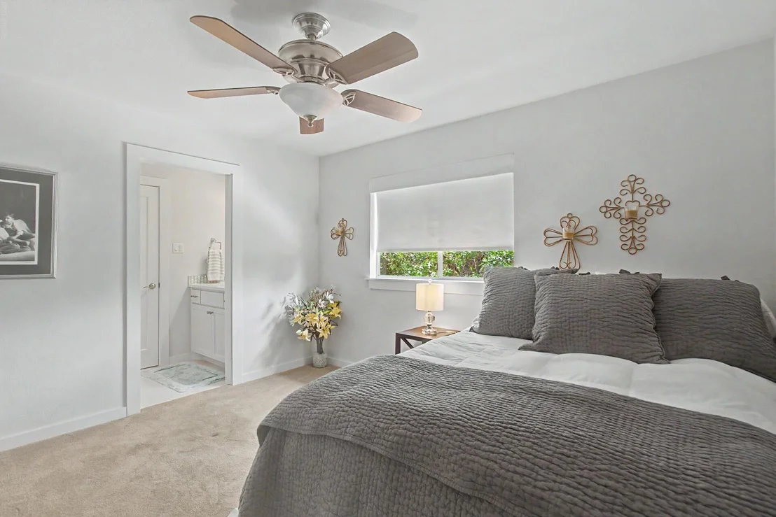Photo of 131 Live Oak Drive