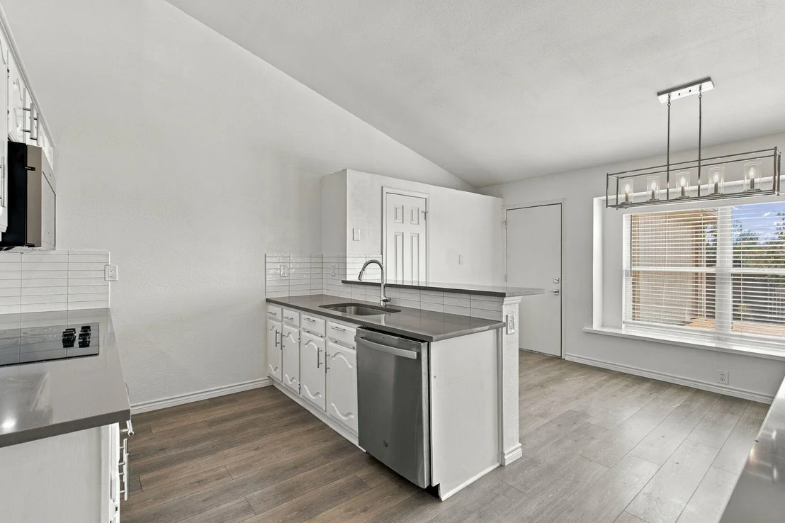 Photo of 4405 Queen Circle
