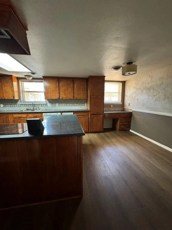 Photo of 8260 Tudor Lane