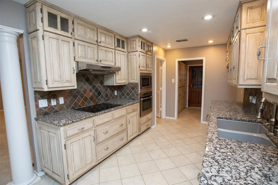 Photo of 1305 Cliff Drive