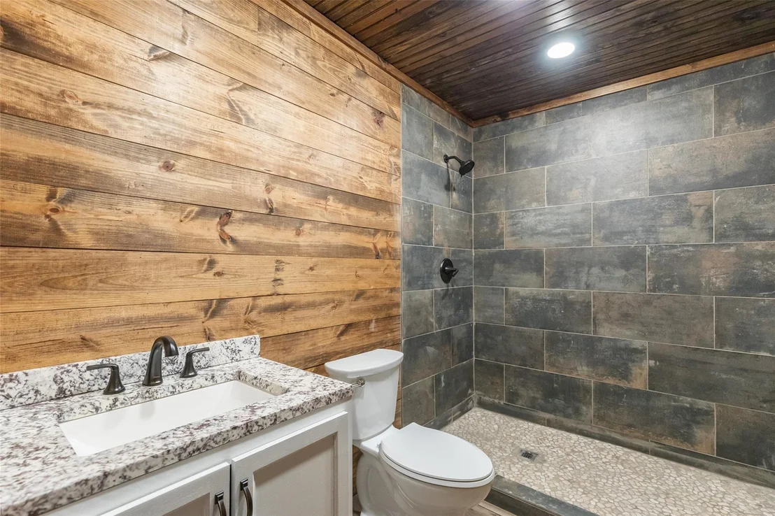 Photo of 440 Lakeside Drive