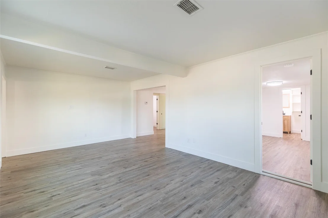 Photo of 909 Lane Avenue