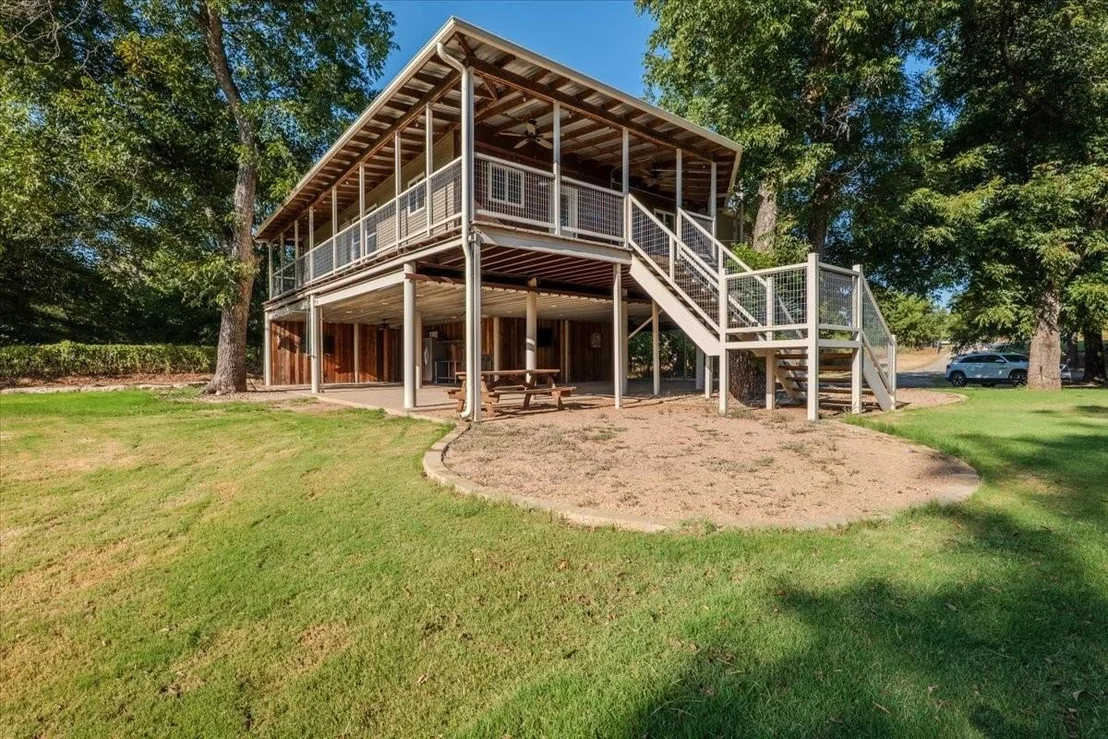 Photo of 421 N Lazy Bend Road