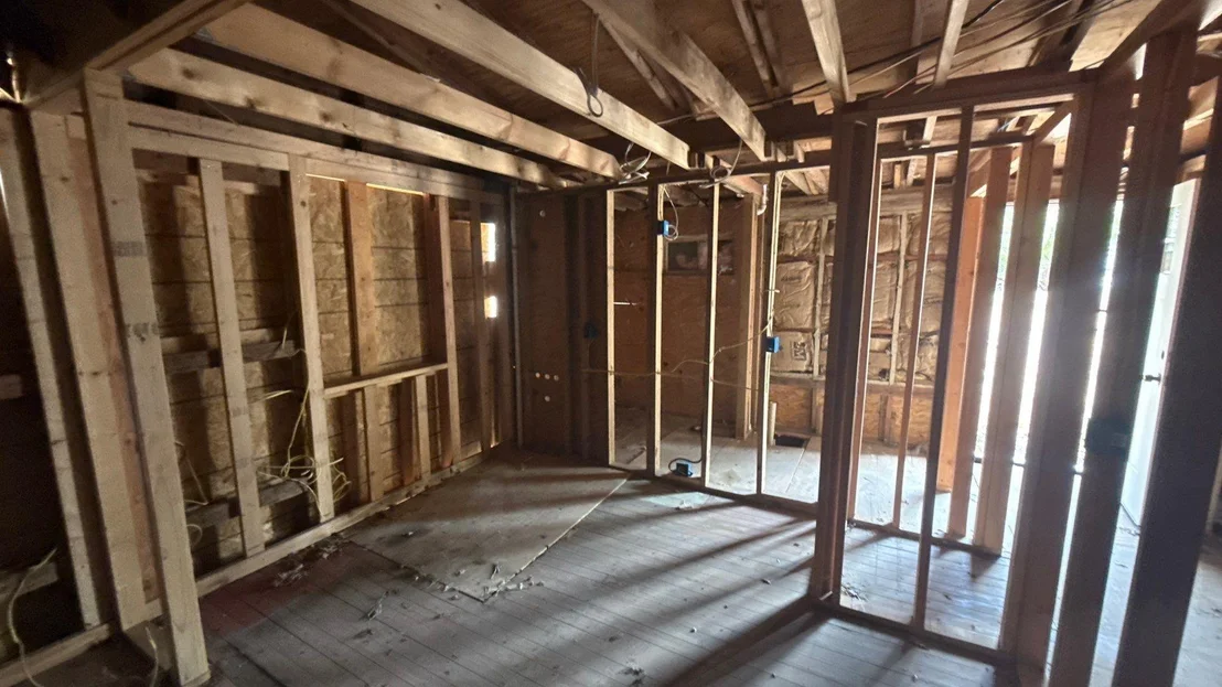 Photo of 203 E 9th Street